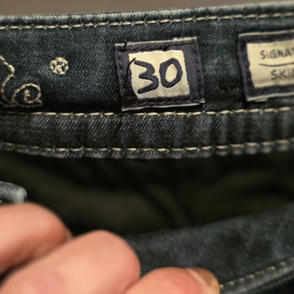 Stylish Blue Denim Jeans - Picture 2 of 13